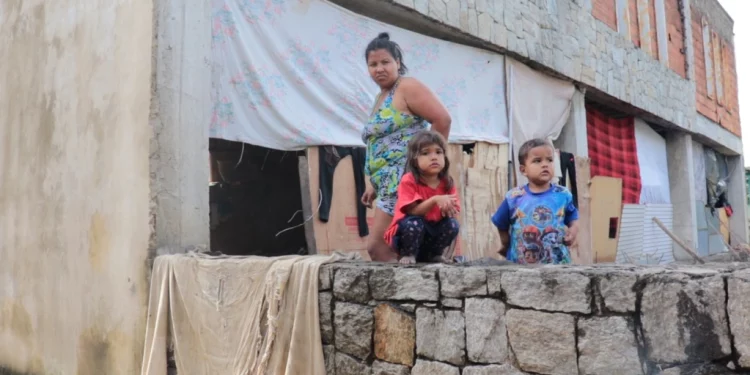 “No hay electricidad, no tenemos agua ni alimentos»: aragüeños temen más lluvias