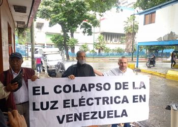 Caracas: Vecinos y sindicatos toman Corpoelec El Marqués en protesta por constantes bajones eléctricos