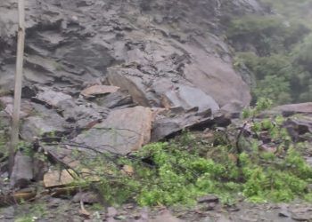 Carabobo: Puerto Cabello bajo las aguas tras intensas lluvias, derrumbes y calles anegadas incomunican el municipio (Imágenes+ Video)