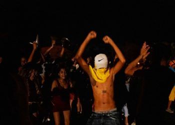 Cientos protestan en Cuba por apagón tras paso de Ian
