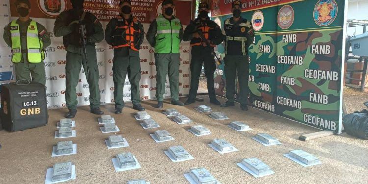FANB incauta 50 panelas de droga en