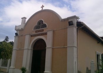 Borburata es uno de los pueblos más encantadores de Puerto Cabello, dónde sus calles emanan tradición, sonidos de tambores, ambiente costero y sabores autóctonos