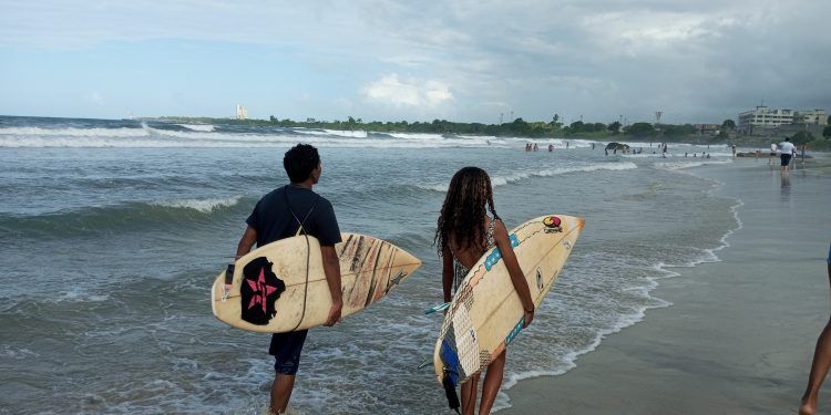 Puerto Cabello además de ser uno de los puertos comerciales más importante, también es uno de los destinos turísticos de Venezuela, dónde los fines de semana y en temporadas altas sus playas son el principal disfrute de la ciudad.