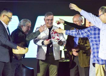 Tarek William Saab bautizó su nuevo libro; Hoguera de una adolescencia intemporal