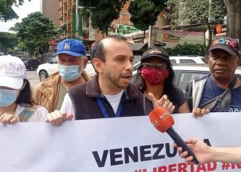 Caracas: Protestan ante Conatel el cierre masivo de emisoras de radio en Venezuela