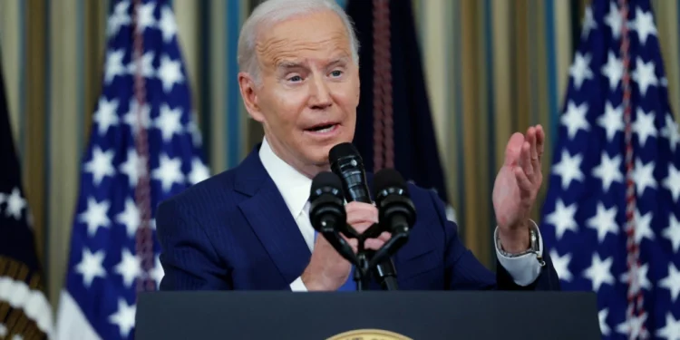 Biden abierto a negociar con un Congreso en contra