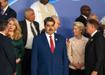 Macron a Maduro: «Me encantaría» hablar y comenzar un trabajo bilateral»
