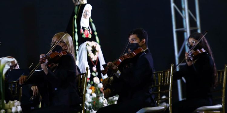 Hesperia WTC Valencia rendirá homenaje  este domingo a la Virgen del Socorro con exposición, concierto y la “Caseta de Paco”
