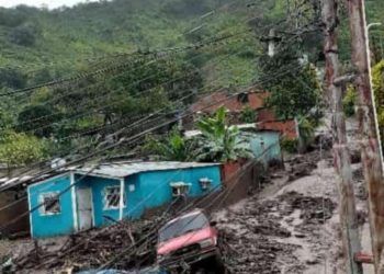 Anzoátegui: Horas de angustia tras deslave arrojó 4 fallecidos y más de 300 viviendas afectadas (+ Videos)