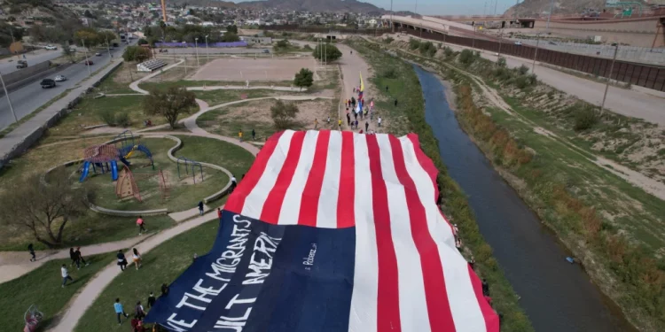 Migrantes venezolanos protestan en frontera México-EEUU (+ Video)