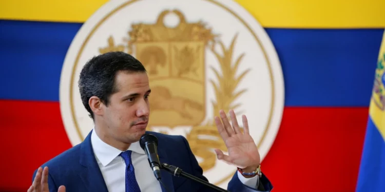 Oposición venezolana pone fin al gobierno interino