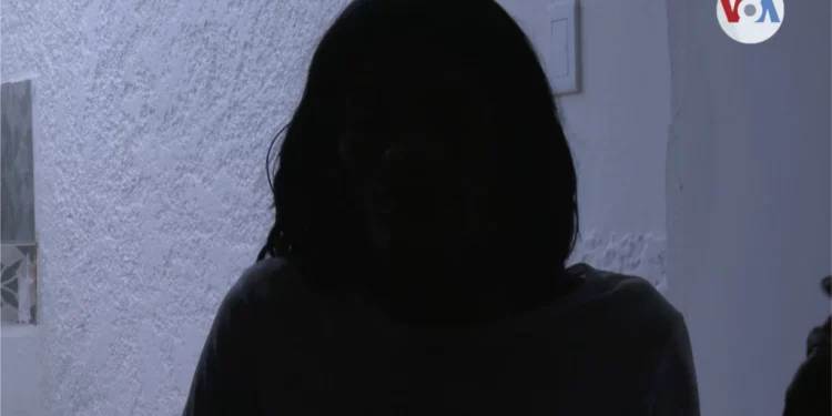“Es el 'desembale' más rápido”: Migrantes venezolanas se resignan a la prostitución