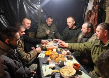 Ucrania: Cena de nochebuena en la primera línea (Imágenes)
