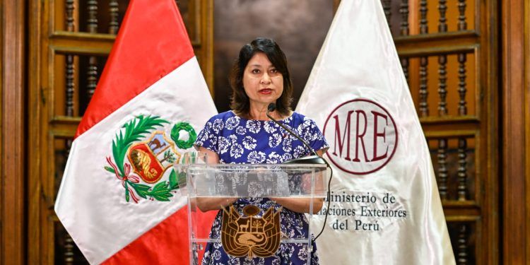 URGENTE: Perú declara persona no grata al embajador mexicano, le da 72 horas para que abandone la nación