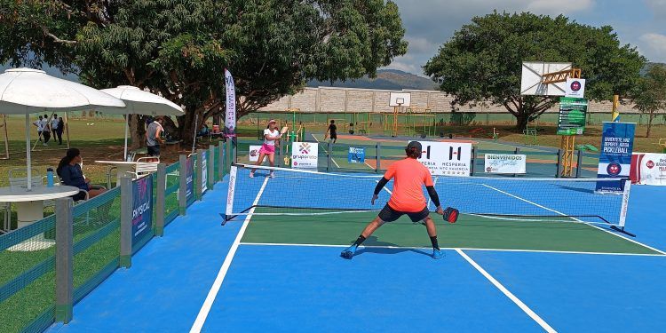 Valencia recibió el Pickleball con la presencia de la Embajadora del nuevo deporte Miranda Cabieses