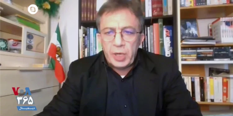 VOA habla con sobrino del líder supremo de Irán