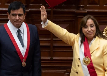 Perú: Dina Boluarte asume la presidencia