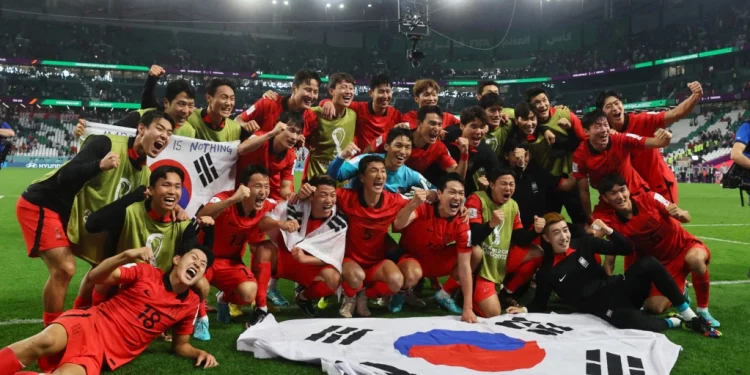 Corea del Sur Sorprende en Qatar 2022, el equipo le brinda una alegría a su país tras clasificar a la siguiente ronda del Mundial de Futbol