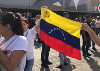 Venezolanos participan en protestas en todo el país, exigen libertades y salarios dignos