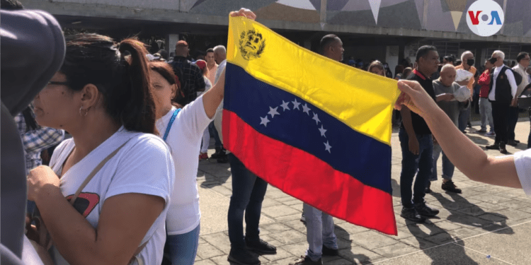 Venezolanos participan en protestas en todo el país, exigen libertades y salarios dignos