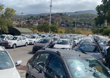 Venezuela: Llegan al país un lote de vehículos iraníes que serán vendidos a «bajo costo»