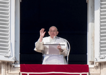 El papa Francisco pide fin a la violencia en Perú