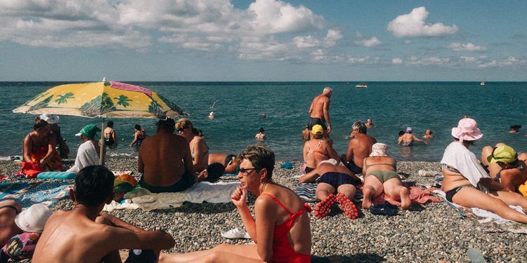 ¿Cómo recuperar cuerpo y mente en vacaciones? Especialistas recomiendan acercarse a lo natural