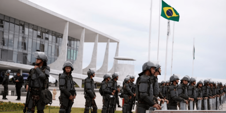 Brasil: Lula remueve a soldados que custodiaban la residencia presidencial  
