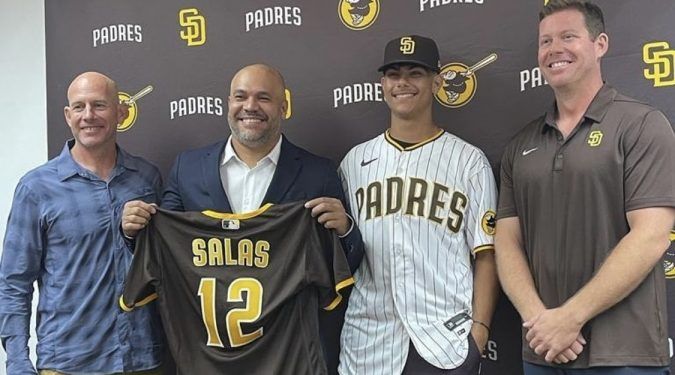 Ethan Salas el venezolano de 16 años que firmó por 5,6 millones de dólares en Grandes Ligas