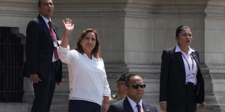 Perú: presidenta Boluarte dice que no renunciará pese a letales protestas
