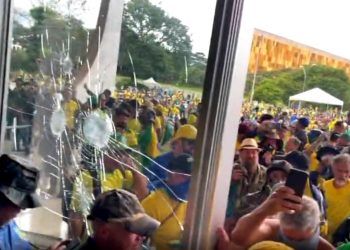 Brasil: | URGENTE; Manifestantes toman el Palacio Presidencial de Planalto y la sede del Supremo Tribunal Federal en Brasilia (+ Videos)