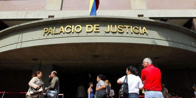 Tribunal de Control dictá orden de aprehensión contra diputadas de nueva directiva de la extinta AN 2015