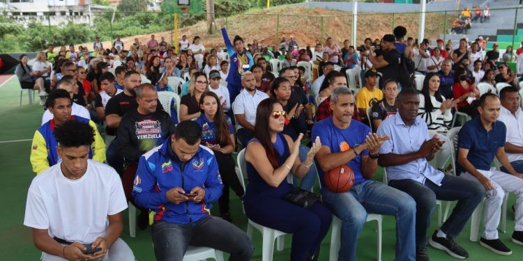 Alcalde Julio Fuenmayor celebró Día Nacional del Deporte y reinauguró Parque El Bosque en Valencia