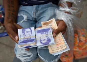 Salarios de miseria han destruído el presupuesto familiar, y agotado las esperanzas de vida de millones de venezolanos, ocasionando la migración más alta en la historia de Venezuela en todos los tiempos.
