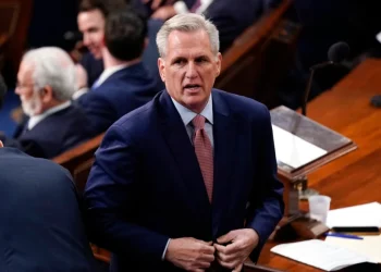 El congresista republicano Kevin McCarthy no pudo obtener los votos suficientes como para convertirse en el nuevo presidente de la Cámara de Representantes durante el día de apertura del 118º Congreso en el Capitolio de Estados Unidos, en Washington, el 3 de enero de 2023