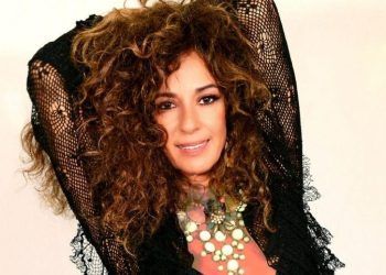 Rosario Flores estará en Valencia con su tour “Te lo digo todo y no te  digo nada”
