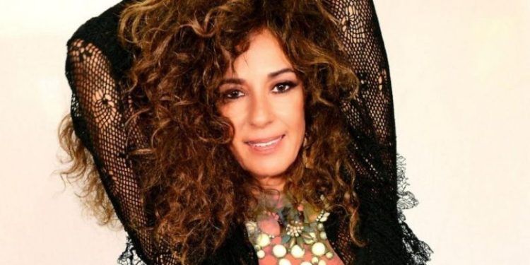 Rosario Flores estará en Valencia con su tour “Te lo digo todo y no te  digo nada”