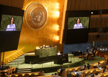 La ministra de Relaciones Exteriores de Alemania Annalena Baerbock, se dirige a la Asamblea General de Naciones Unidas, el 23 de febrero de 2023, en las instalaciones de la ONU.
