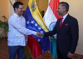 Alcalde de Valencia  y Embajador de la India Abhishek Singh inauguraron Exposición “Del valle del indo al valle Cabriales”