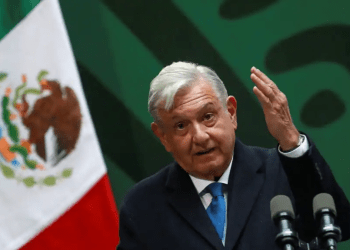 El presidente de México, Andrés Manuel López Obrador, habla durante una conferencia de prensa en el Antiguo Palacio del Ayuntamiento, en la Ciudad de México, el 20 de enero de 2023.