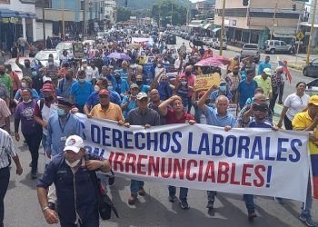 Carabobo: Trabajadores y juventud, marcharon este lunes en Valencia