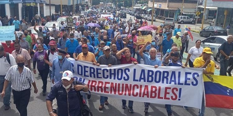 Carabobo: Trabajadores y juventud, marcharon este lunes en Valencia