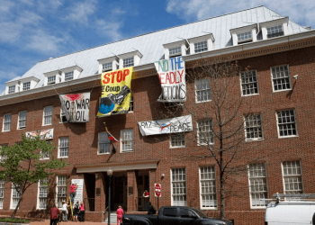 Edificio que ha servido de sede a la embajada venezolana en Washington, EEUU, el miércoles 24 de abril de 2019.