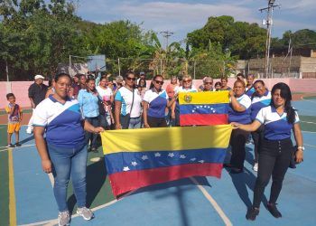 Carabobo: Docentes de Libertador reciben respaldo de representantes en su protesta laboral