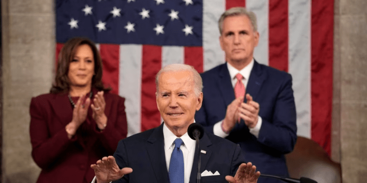 El presidente de Estados Unidos, Joe Biden, se dirige al Congreso con motivo del discurso sobre el Estado de la Nación, en Washington, el 7 de febrero de 2023.