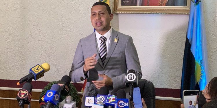 Zulia: “el 84.6 por ciento de los zulianos padecen por la crisis de agua”, señaló el legislador Barboza