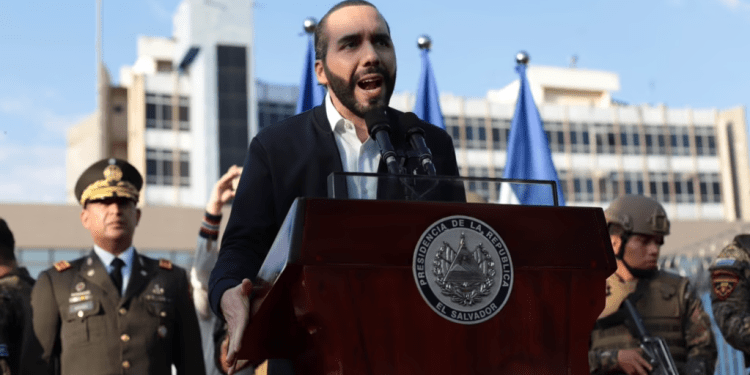 Nayib Bukele, el “carcelero exitoso» que causa fascinación y críticas entre los venezolanos