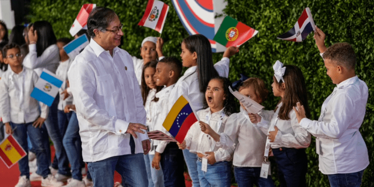 La UE busca contrarrestar a China en Latinoamérica en cumbre con la ausencia final de Maduro