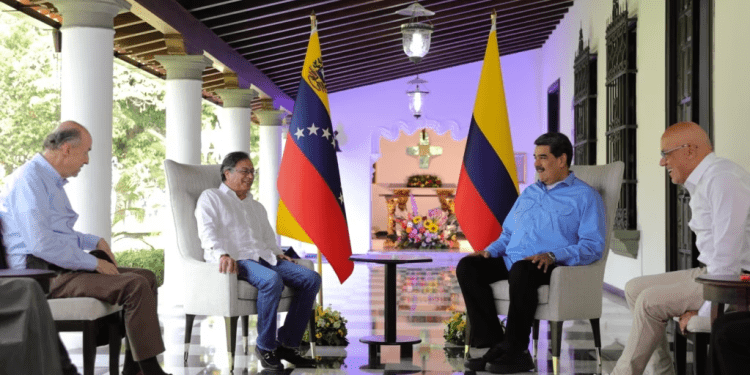 Sin declaraciones públicas, Maduro y Petro se reúnen por cuarta vez en pocos meses