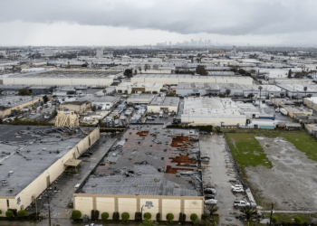 Los Ángeles: Tornado azota ciudad al sur (+ Video)